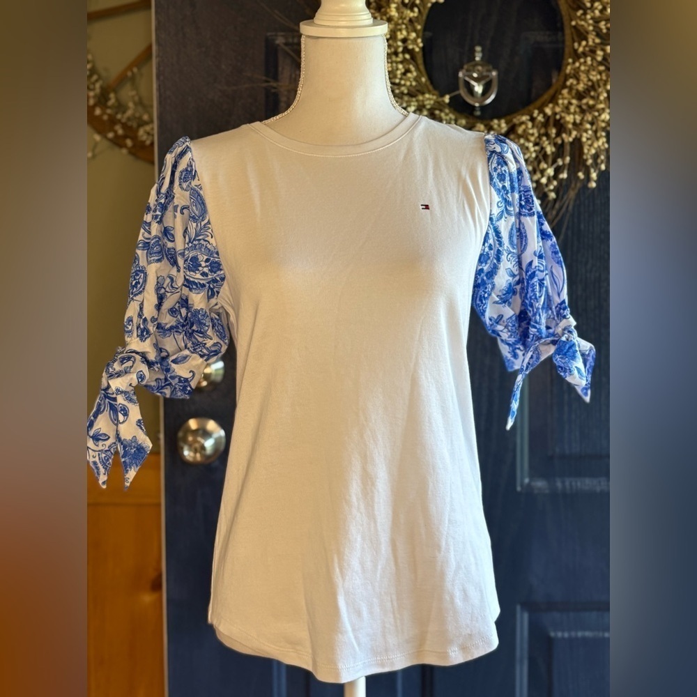 Tommy Hilfiger Cotton White Top with Blue Patterned bow tie Sleeves NWT size S